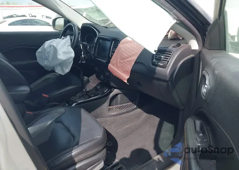 2019 Jeep Compass Limited 4X4 из США, поврежденный, VIN 3C4NJDCB3KT594368